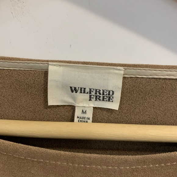 Beige micro suede Aritzia Wilfred dress. Size medium. Great for Christmas season - Picture 5 of 5